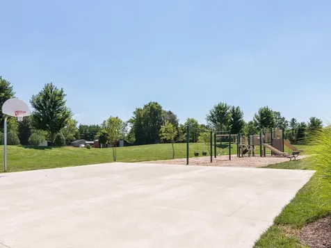 5583 W Port Drive Mccordsville IN 46055