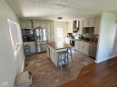 661 E Pearl Street Greenwood IN 46143