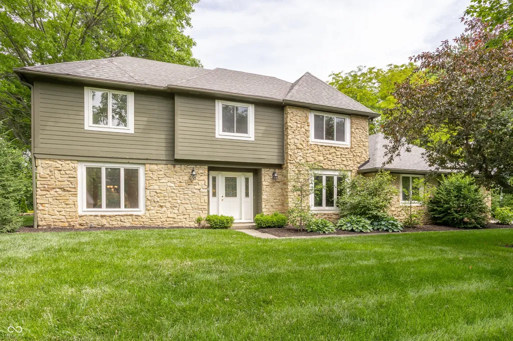 1030 Maxwell Lane Zionsville IN 46077