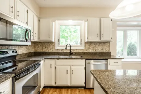 1030 Maxwell Lane Zionsville IN 46077