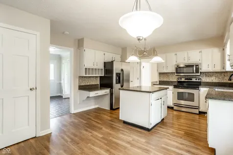 1030 Maxwell Lane Zionsville IN 46077