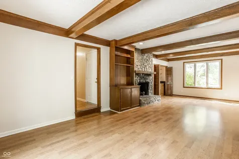 1030 Maxwell Lane Zionsville IN 46077