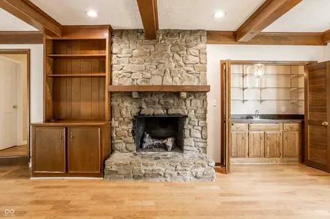 1030 Maxwell Lane Zionsville IN 46077