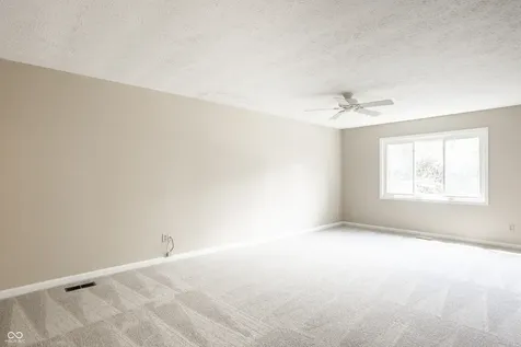 1030 Maxwell Lane Zionsville IN 46077