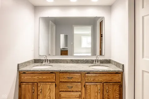 1030 Maxwell Lane Zionsville IN 46077