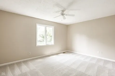 1030 Maxwell Lane Zionsville IN 46077