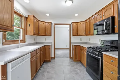 404 Tara Circle Greenwood IN 46142