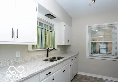 627 E 54th Street Indianapolis IN 46220
