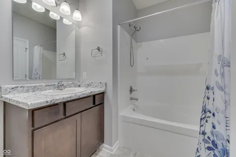202 Longleaf Lane Greenfield IN 46140