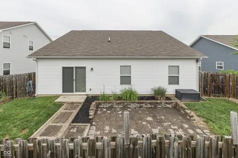 202 Longleaf Lane Greenfield IN 46140