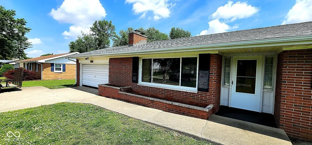 2394 S Sunset Drive Connersville IN 47331