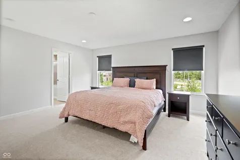 7727 Tanager Court Zionsville IN 46077
