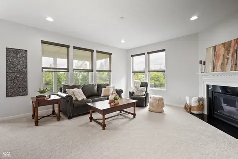 7727 Tanager Court Zionsville IN 46077