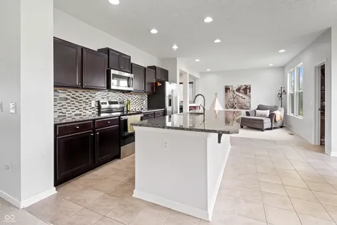 7727 Tanager Court Zionsville IN 46077