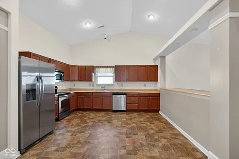 654 Findlay Lane Greenwood IN 46143