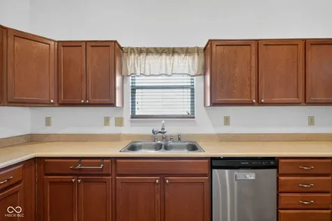 654 Findlay Lane Greenwood IN 46143