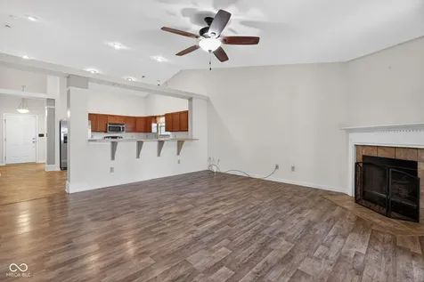 654 Findlay Lane Greenwood IN 46143