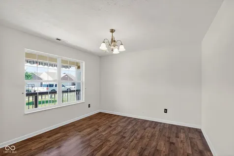 654 Findlay Lane Greenwood IN 46143