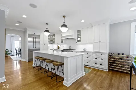5647 N Pennsylvania Street Indianapolis IN 46220