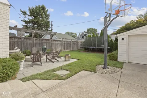 5647 N Pennsylvania Street Indianapolis IN 46220