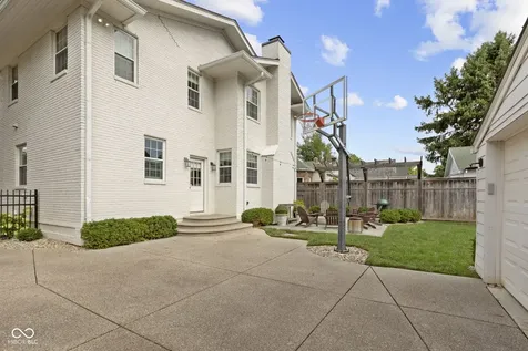 5647 N Pennsylvania Street Indianapolis IN 46220