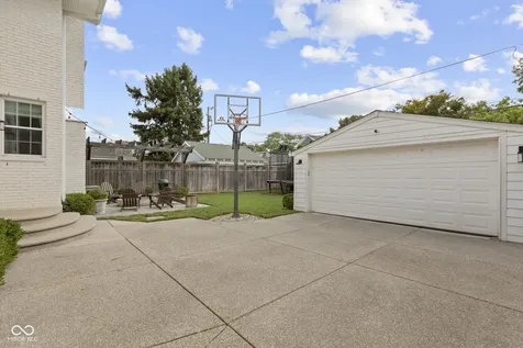 5647 N Pennsylvania Street Indianapolis IN 46220