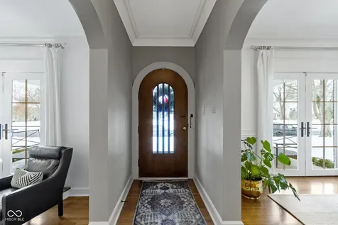 5647 N Pennsylvania Street Indianapolis IN 46220