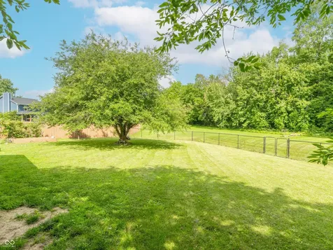 8232 Cardinal Court Avon IN 46123