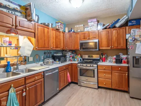8232 Cardinal Court Avon IN 46123