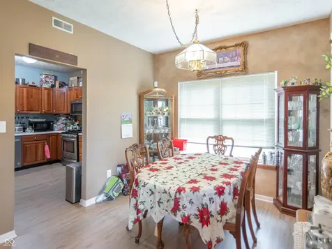 8232 Cardinal Court Avon IN 46123