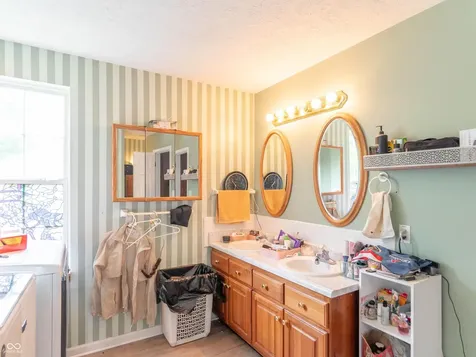 8232 Cardinal Court Avon IN 46123