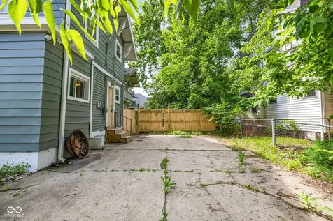 3272 N College Avenue Indianapolis IN 46205