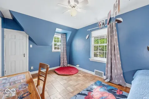 300 S Shady Lane Muncie IN 47304