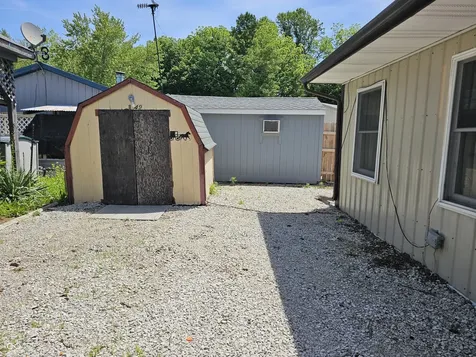 4049 Van Bibber Lake Estate Greencastle IN 46135