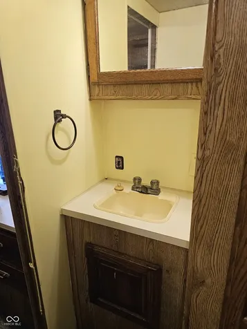 4049 Van Bibber Lake Estate Greencastle IN 46135