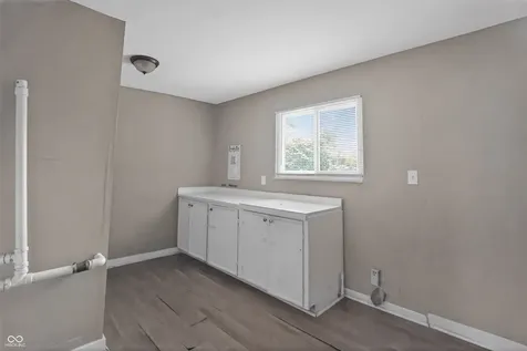 4023 Cass Court Indianapolis IN 46235