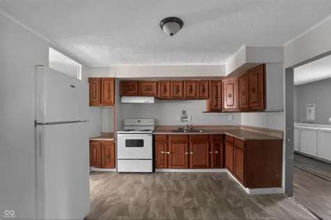 4023 Cass Court Indianapolis IN 46235