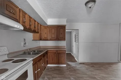 4023 Cass Court Indianapolis IN 46235