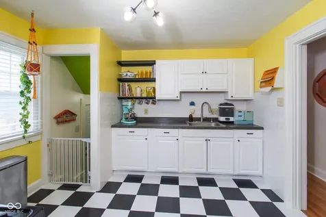 833 N Chester Avenue Indianapolis IN 46201