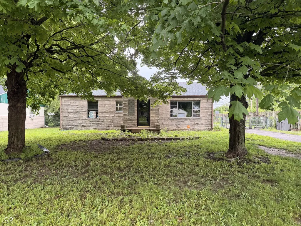 39 Burbank Road Indianapolis IN 46219