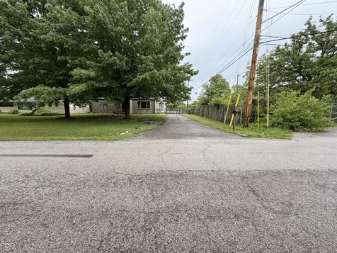 39 Burbank Road Indianapolis IN 46219