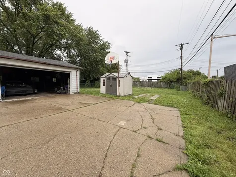39 Burbank Road Indianapolis IN 46219
