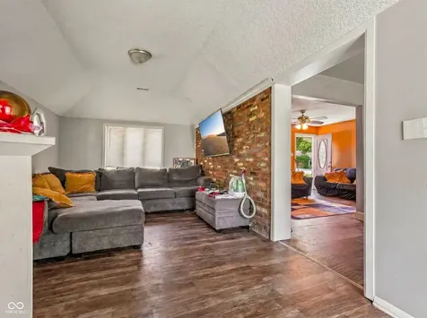 7242 E 52nd Street Indianapolis IN 46226