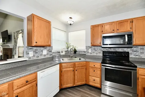 6053 Countrybrook Road Indianapolis IN 46254