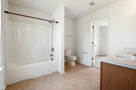 5682 W Port Drive Mccordsville IN 46055