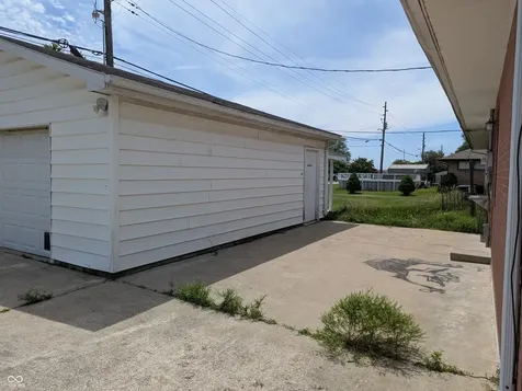 107 W Freeman Avenue Seymour IN 47274