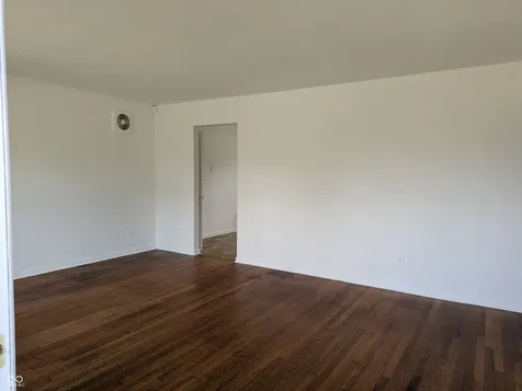 107 W Freeman Avenue Seymour IN 47274