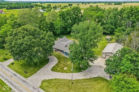 6820 W Rd 150 N Bargersville IN 46106