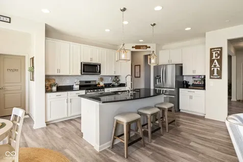 9327 Cobble Court Avon IN 46123