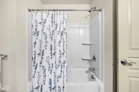 9327 Cobble Court Avon IN 46123